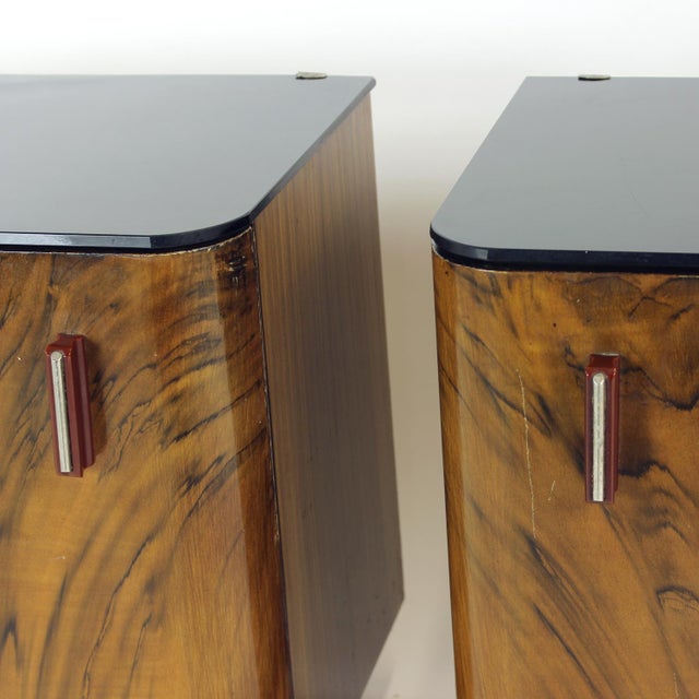 Wood Art Deco Bedside Tables with Faux Wood Graining and Glass, Czechoslovakia, 1940s, Set of 2 For Sale - Image 7 of 11