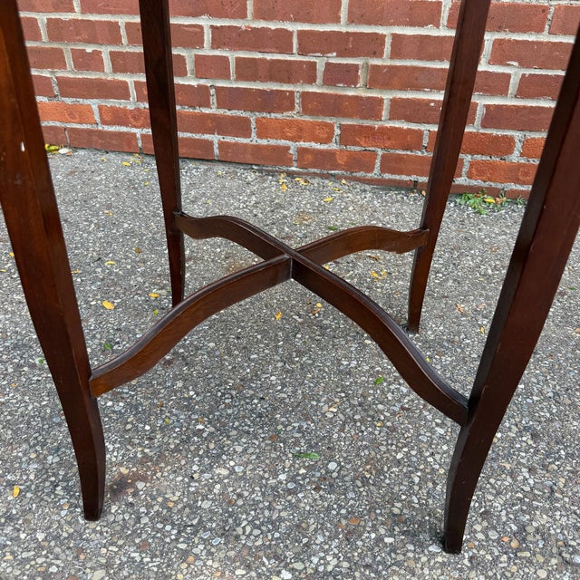 Early 20th Century Pair of Edwardian Style Mahogany Ocassional Side Tables For Sale - Image 10 of 11