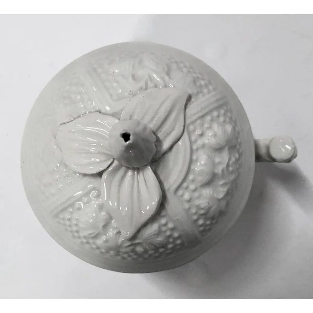 Ceramic Vintage Floral Mottahedah Pot De Creme, Set of 6 For Sale - Image 7 of 11