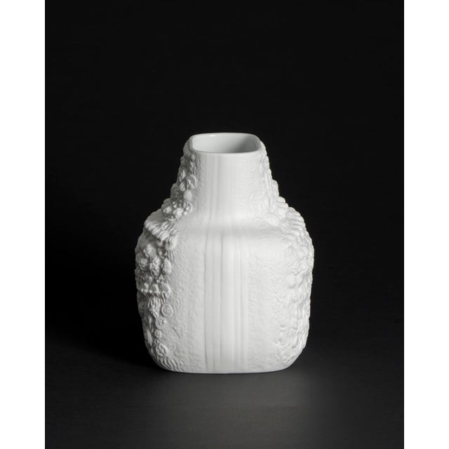 Modern Bisque Porcelain Azu Vase by Martin Freyer for Rosenthal, 1970s For Sale - Image 3 of 11