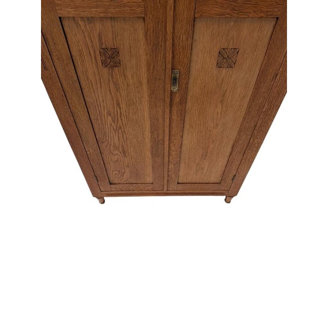 Brown Arts & Crafts Art Nouveau Bookcase with Green Glass, 1900s For Sale - Image 8 of 11