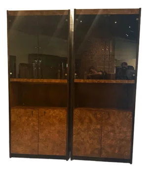 1970s Pair of Vintage Century Furniture Illuminated Display Cabinets – Burl Wood & Brass – Hollywood Regency Style