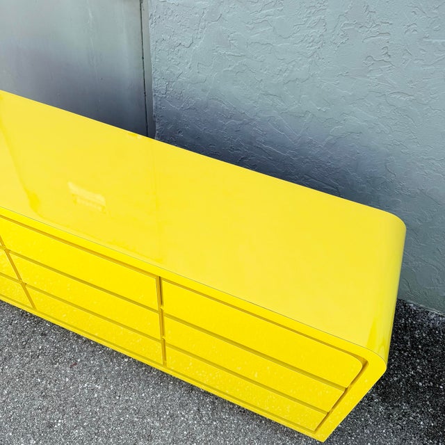 Postmodern Postmodern Yellow Gloss Laminate Waterfall Dresser - 9 Drawers For Sale - Image 3 of 8