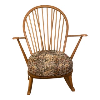 1960s Ercol MCM Grandfather Rocking Chair 60’s Model 315 in Blond Elm and Beech For Sale