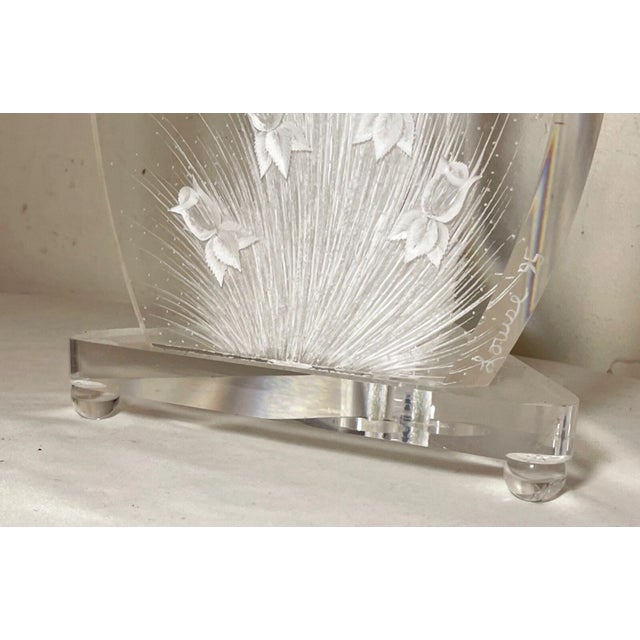 1990s Vintage Mid Century Modern Carved Clear Lucite Electric Table Lamp Butterfly For Sale - Image 5 of 12