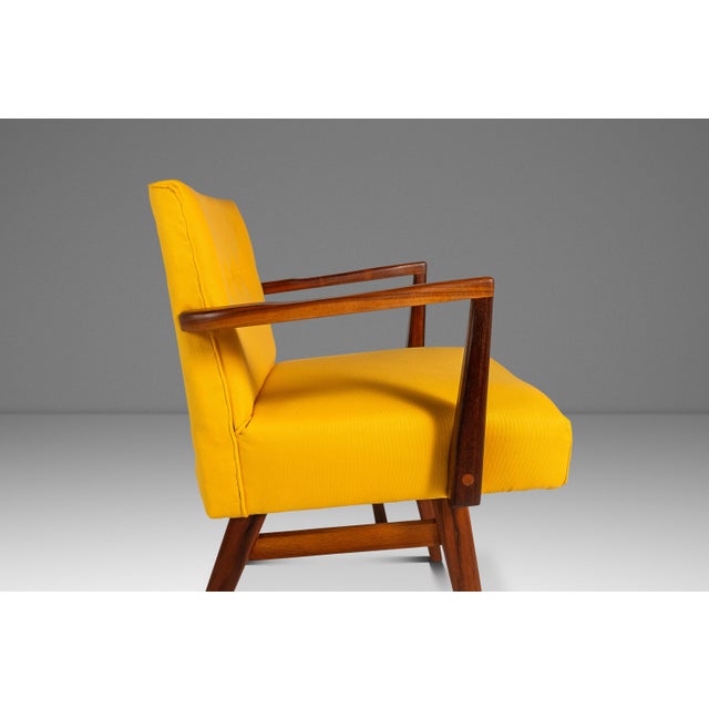 Rare Restored Mid-Century Modern Model C-108 Armchair in Walnut & Canary Yellow Fabric Attributed to Jens Risom for Jens Risom Design, Usa, C. 1950s For Sale - Image 10 of 18