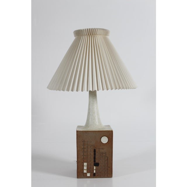 Danis Stoneware Table Lamp with Graphic Decor by Hans Still for Axella, 1970s For Sale - Image 12 of 12