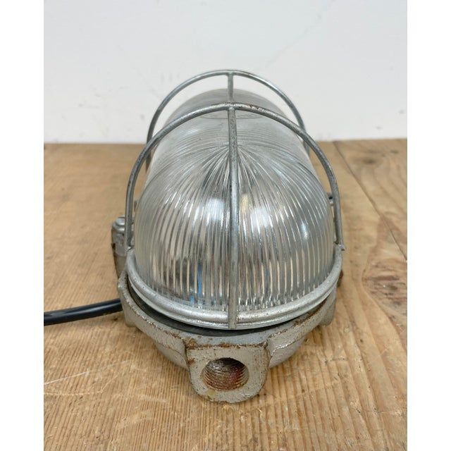 French Industrial Cast Iron Wall Lamp from Electro Fonte, Paris, 1960s For Sale - Image 9 of 18