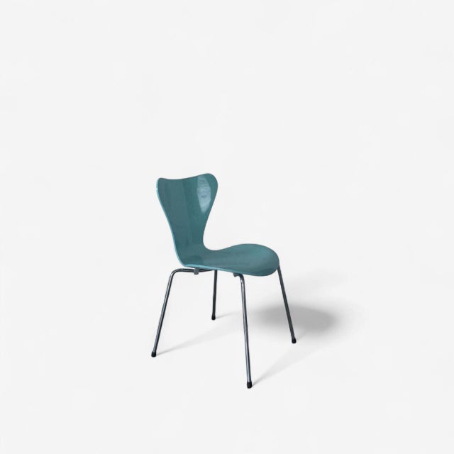 Wood Series 7 Chair by Arne Jacobsen Tiffany Blue Edition by Jwolf Studio Refinished from Fritz Hansen For Sale - Image 7 of 7