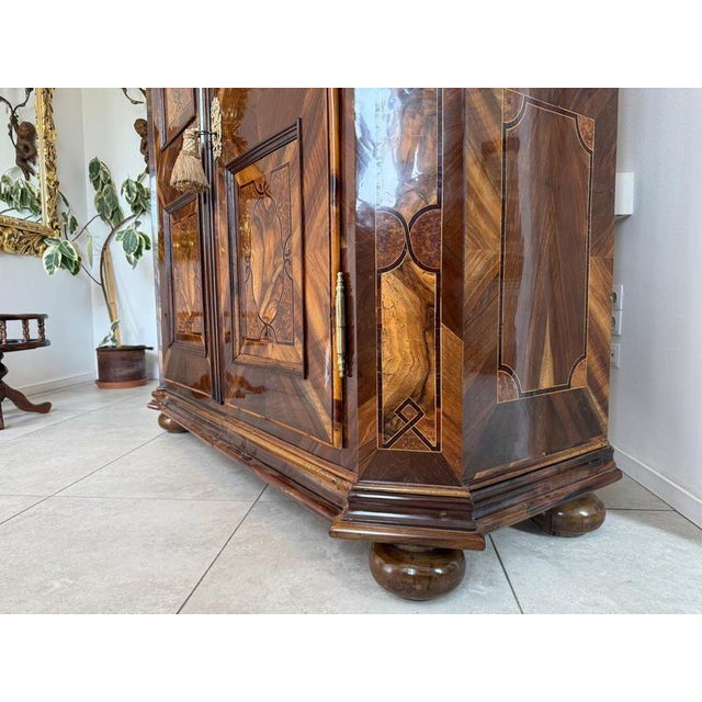 Baroque Hall Cabinet in Maple For Sale - Image 6 of 18