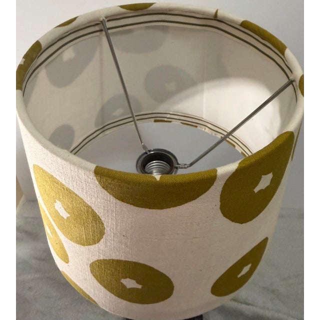 Mid-Century Modern Olive and Off-White Graphic Dot Spider-Fit Lampshade For Sale - Image 3 of 4