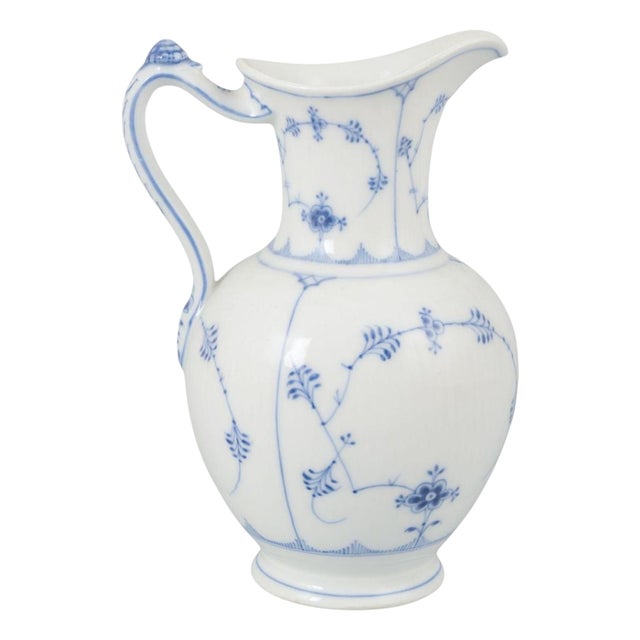 Chocolate Jug in Porcelain with Blue Fluted Pattern from Royal Copenhagen, 1890s For Sale