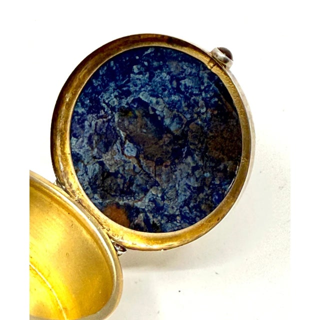 Beautiful Birmingham 1912 Sterling Silver, Agate & Cabochon Ruby? Pill Box For Sale - Image 10 of 12