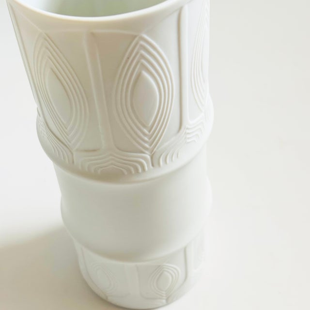 Mid 20th Century German Op Art Bisque Porcelain Vase by Lorenz Hutschenreuther For Sale - Image 5 of 9