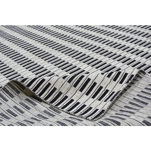 2010s Contemporary Indian Modern Hand Loom Wool Rug, 10X14 For Sale - Image 5 of 6