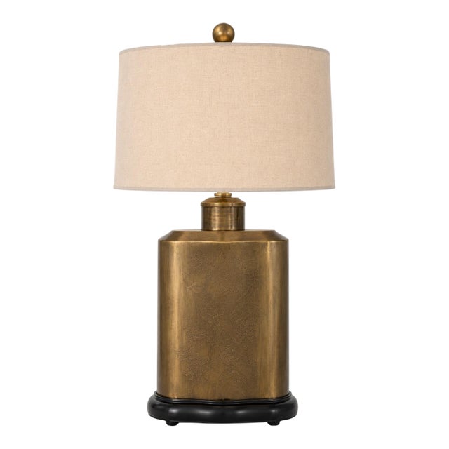 Vintage Chinoiserie Engraved Brass Bird Table Lamp With Cloud-Edge Base For Sale