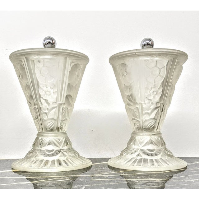 A gorgeous pair of French Art Deco frosted glass table Lamps by the French artist "HANOTS" (signature in the last image)...