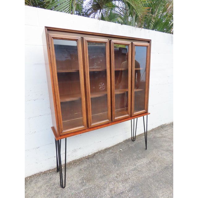 Mid Century Modern Display China Cabinet With Hairpin Legs 6240 For Sale - Image 11 of 14
