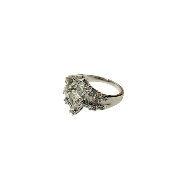 Contemporary Late 20th Century 14 Karat White Gold and Diamond Bypass Ring Size 7 For Sale - Image 3 of 7