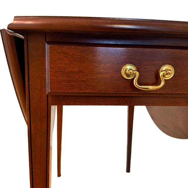 Late 20th Century, Mahogany, Hepplewhite Style, Pembroke, Folding Side Table For Sale - Image 10 of 14