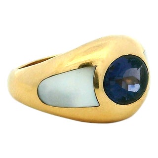 Vintage Mauboussin Paris 18k Yellow Gold Iolite & Mother-of-Pearl Dome Ring, Size 5 For Sale