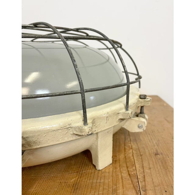 1970s Industrial Cast Iron Wall or Ceiling Lamp, 1970s From Elektrosvit For Sale - Image 5 of 12