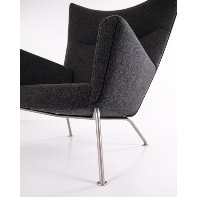 Set of Model CH445 Wingchair and Ottoman in Grey Hallingdal by Hans J. Wegner for Carl Hansen & Søn, Set of 2 For Sale - Image 11 of 13