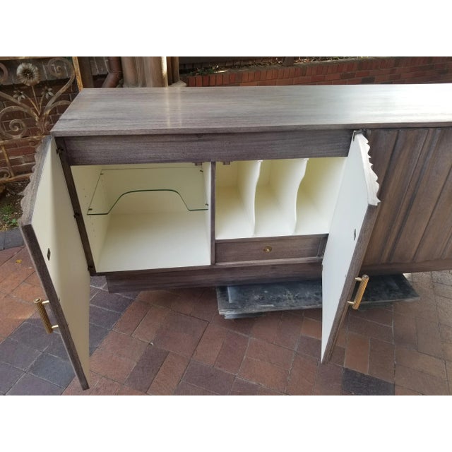 Tommy Parzinger Credenza in Mahogany Wood For Sale - Image 10 of 18