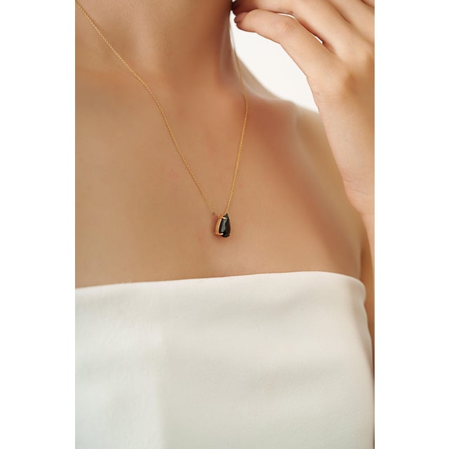 VRJewels 3.22 Carat Black Diamond Pear Solitaire Necklace in 14k Yellow Gold For Sale In New York - Image 6 of 17