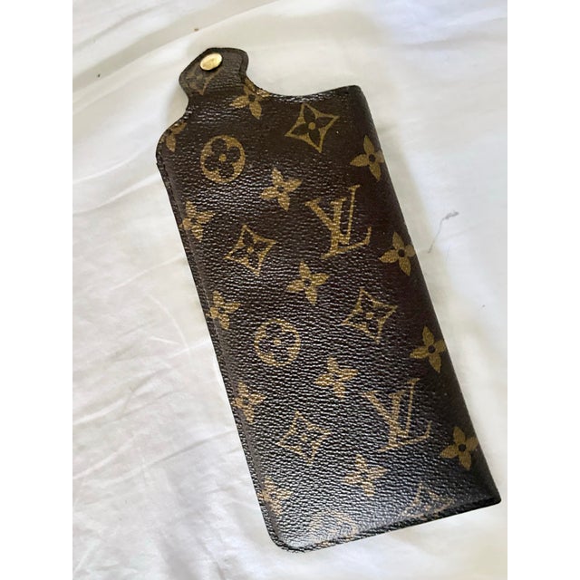 Vintage (New Cond.) Louis Vuitton Monogram Canvas Sunglass Case For Sale - Image 6 of 10