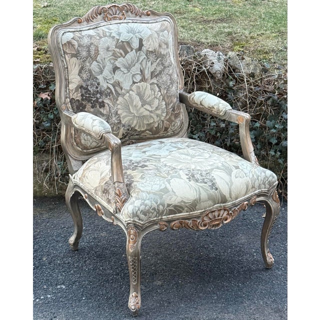 Kreiss Collection Parcel Gilt Carved French Bergere Chairs - A Pair For Sale - Image 9 of 12