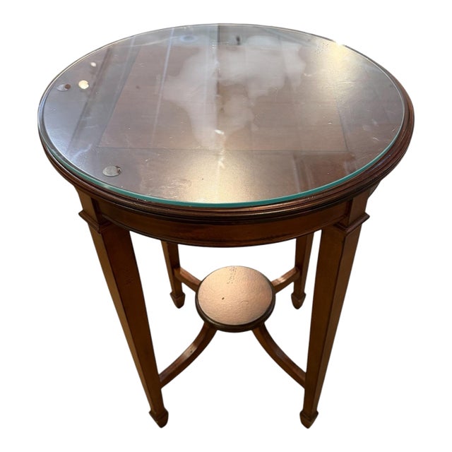 Vintage Hekman Federal Style Inlaid Mahogany Round Occasional Table With Glass Top For Sale