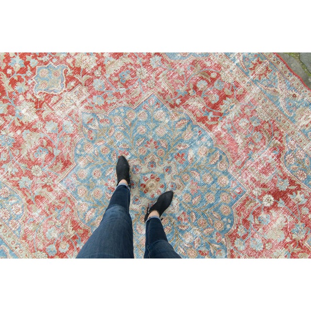 Check out this majestic rug, not only in size but with a glorious large medallion that embraces an array of flowers and...