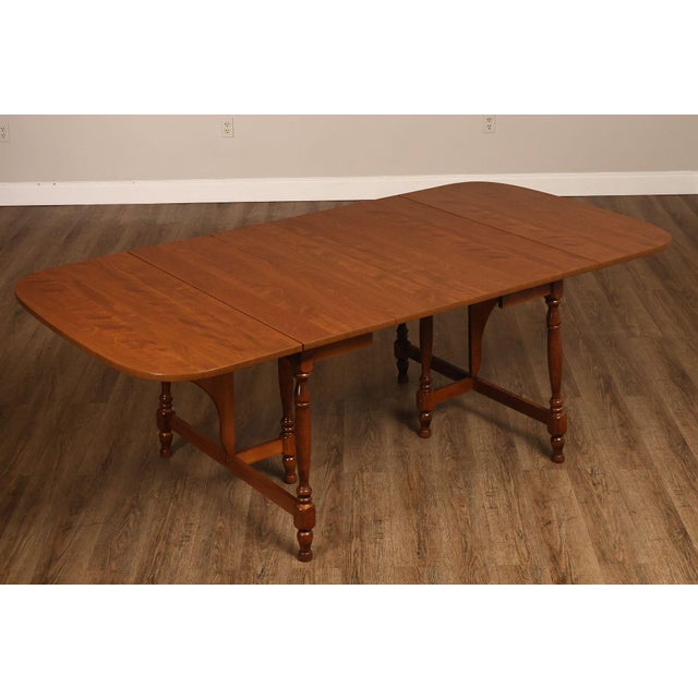 Traditional Maple Expandable Drop Leaf Gateleg Dining Table For Sale - Image 4 of 18