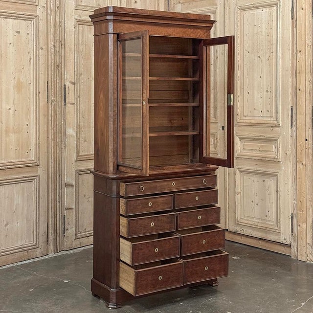 19th Century Louis Philippe Period Walnut Bookcase For Sale - Image 15 of 18
