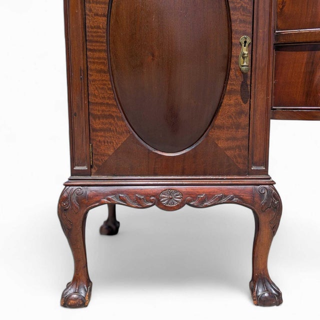 Antique Chippendale-Style Mahogany Sideboard Buffet With Claw Feet For Sale - Image 4 of 18