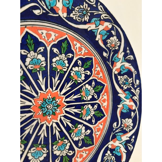 Turkish Kütahya Pottery Hand Painted Wall Plate Iznik Style, Artist Signed 1950s For Sale - Image 4 of 10
