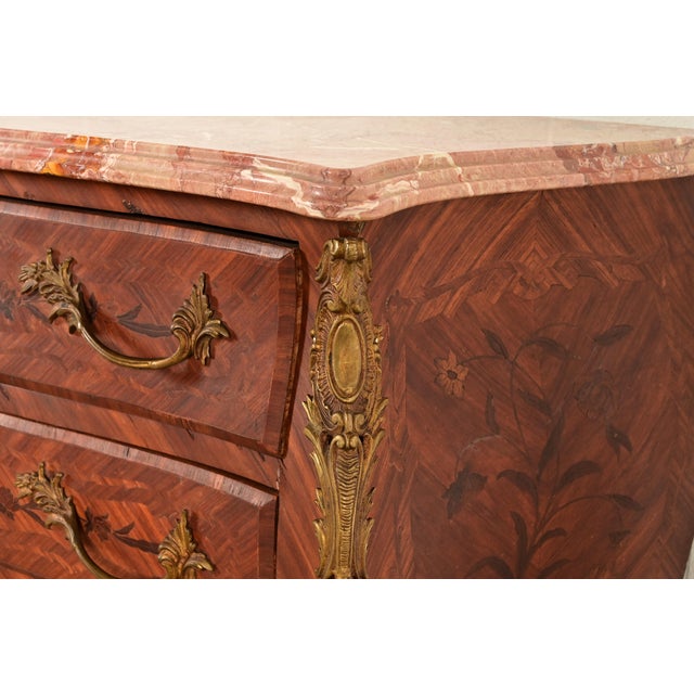 Paul Sormani Style Antique French Provincial Louis XV Kingwood Inlaid Marquetry Marble Top Commodes With Mounted Ormolu | Pair For Sale - Image 10 of 15