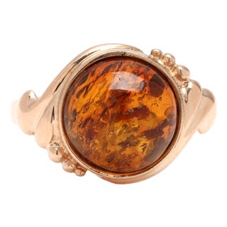 Round Amber Statement Ring, 9k Yellow Gold, Ring Size 5 For Sale