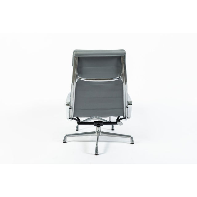 Eames Soft Pad Recliner With Ottoman for Herman Miller, Gray Leather Aluminum Group For Sale In Detroit - Image 6 of 18