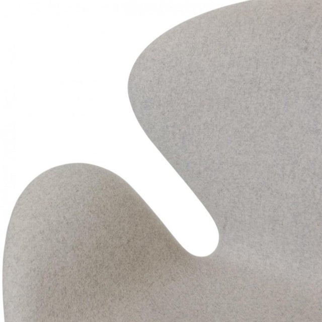 Gray Swan Chair in Grey Divina Melange Fabric by Arne Jacobsen For Sale - Image 8 of 14
