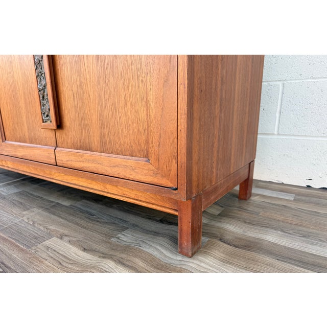 1970s John Keal for Brown Saltman Mid-Century Walnut Credenza / Sideboard, Circa 1970s For Sale - Image 5 of 18