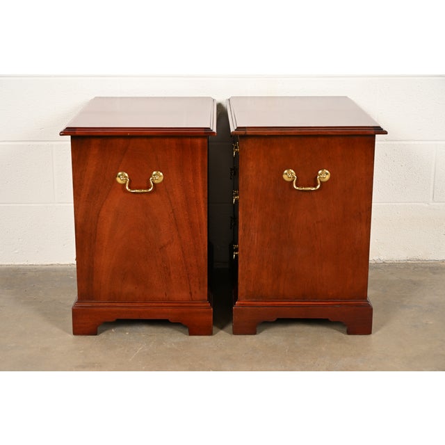 Baker Furniture Georgian Banded Mahogany Bedside Chests, Pair For Sale - Image 15 of 17