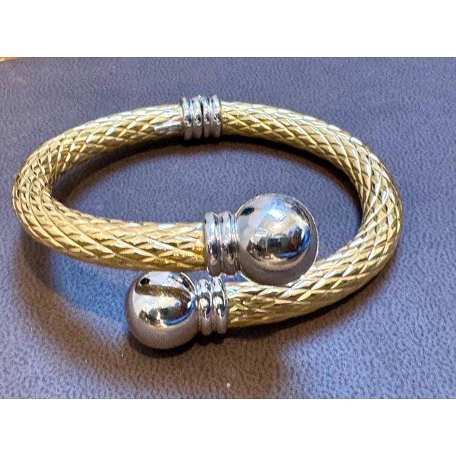 Early 21st Century Vintage Two Tone Cuff Bangle Bracelet 18 Karat Solid Yellow & White Gold 24 Gram For Sale - Image 5 of 18