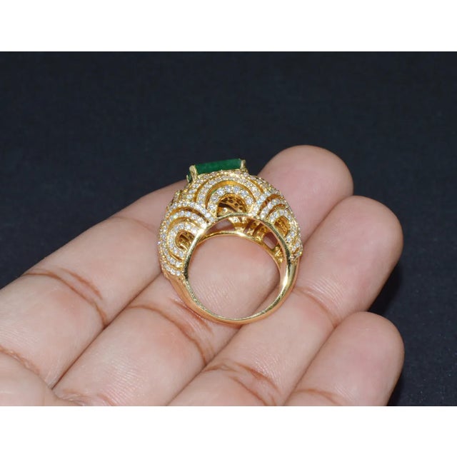 Certified Natural 5.45Cts VS F Diamond Emerald 18K Solid Gold Dome Bombay Ring, size 6.75 For Sale In Dallas - Image 6 of 12