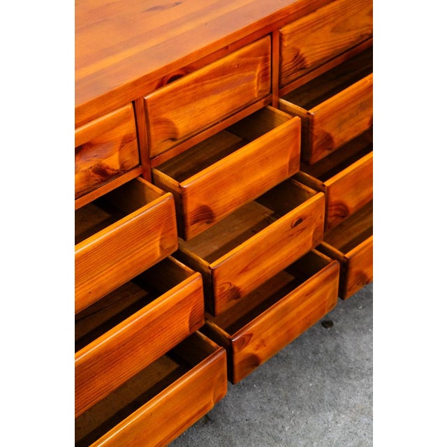 Mid Century Modern Dresser Credenza Franklin Shockey Solid Pine 12 Drawer For Sale - Image 10 of 12