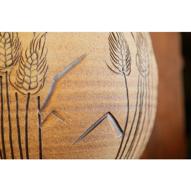 Ceramic 1970 'Wishon-Harrell' California Studio Pottery Stoneware Table Lamp, Mid-Century Sand Colored Wheat Motif For Sale - Image 7 of 17