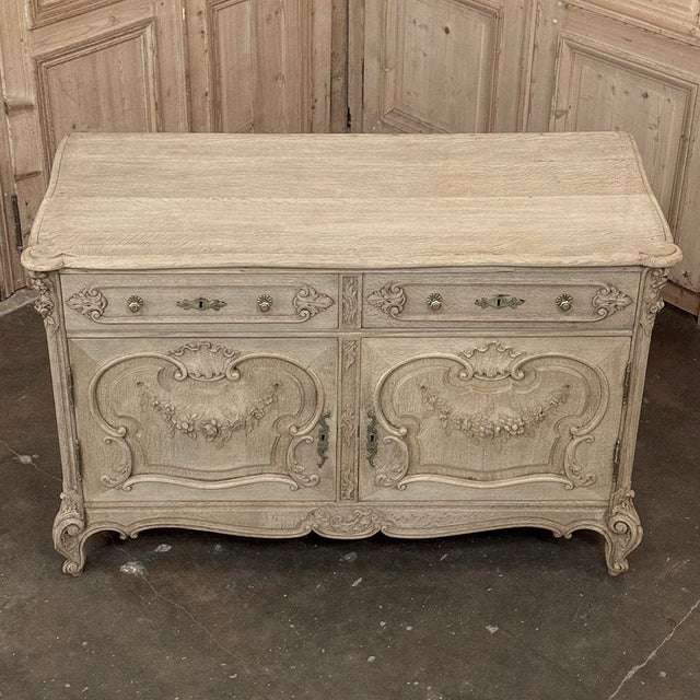 19th Century French Louis XV Low Buffet ~ Credenza in Stripped Oak For Sale - Image 15 of 18