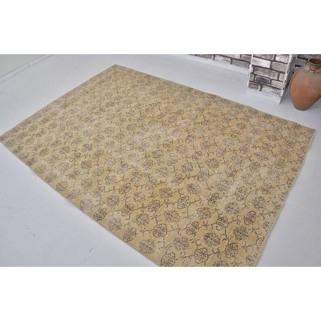 Turkish 1950s Small Neutral Anatolian Rug, Organic Modern Home Decor Rug For Sale - Image 3 of 10