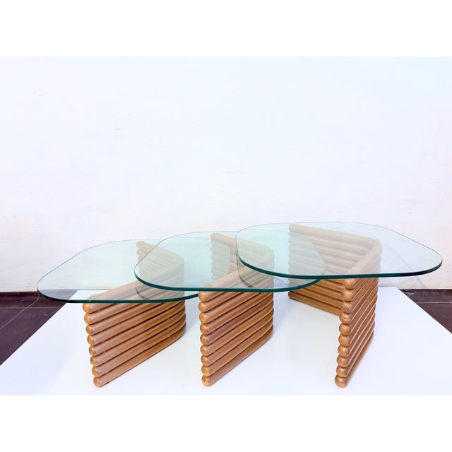 Vintage Hollywood Regency Nesting Tables in Rattan and Glass, 1960s, Set of 3 For Sale - Image 4 of 10